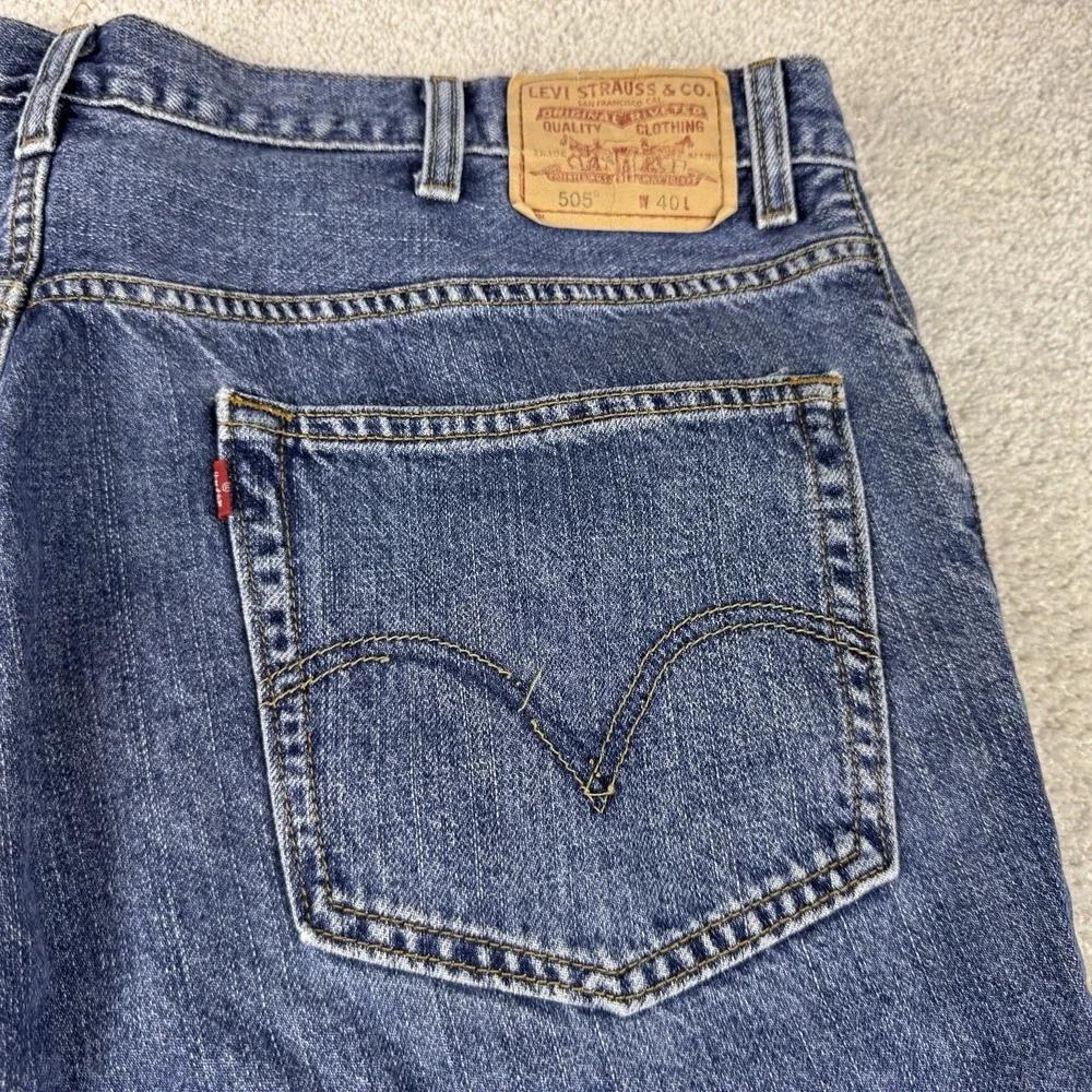 Levis 505 Denim Blue Jorts Mens Dad Shorts ~ 40 Regular ~ Small SPOT ~ W40